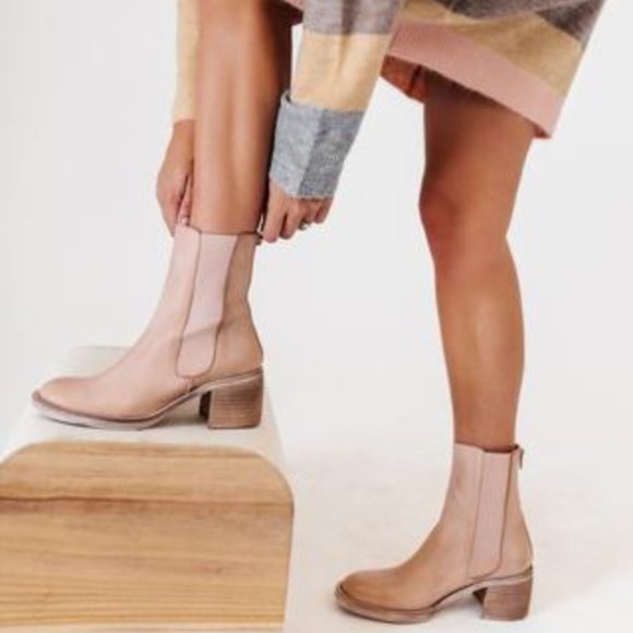 Free People Shoes - New Free People Essential Chelsea Natural Boots